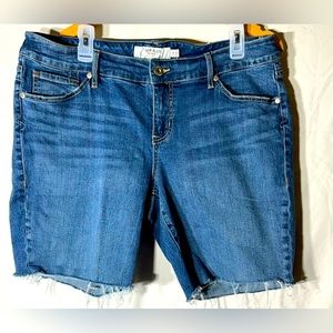 Torrid skinny Bermuda denim shorts size 14